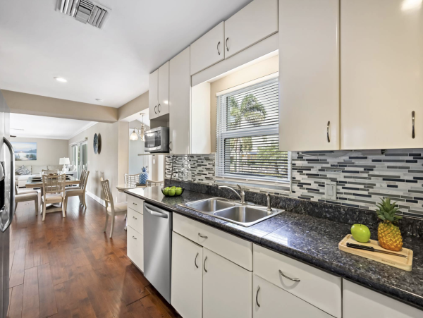 Canal Front 4 Bedroom Vacation Home Sleeps 10 Marco Island